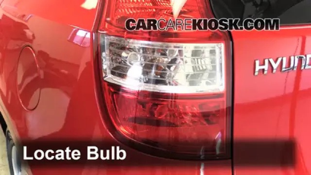 2011 Hyundai Elantra Touring GLS 2.0L 4 Cyl. Éclairage Feu clignotant arrière (remplacer l'ampoule)